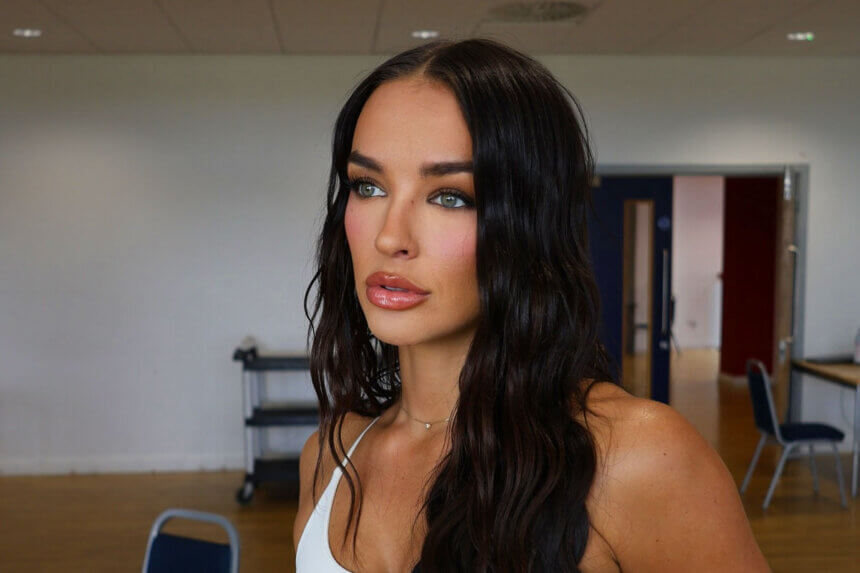 Casey Boonstra net worth lifestyle Hollywood apartment OnlyFans creator model earnings