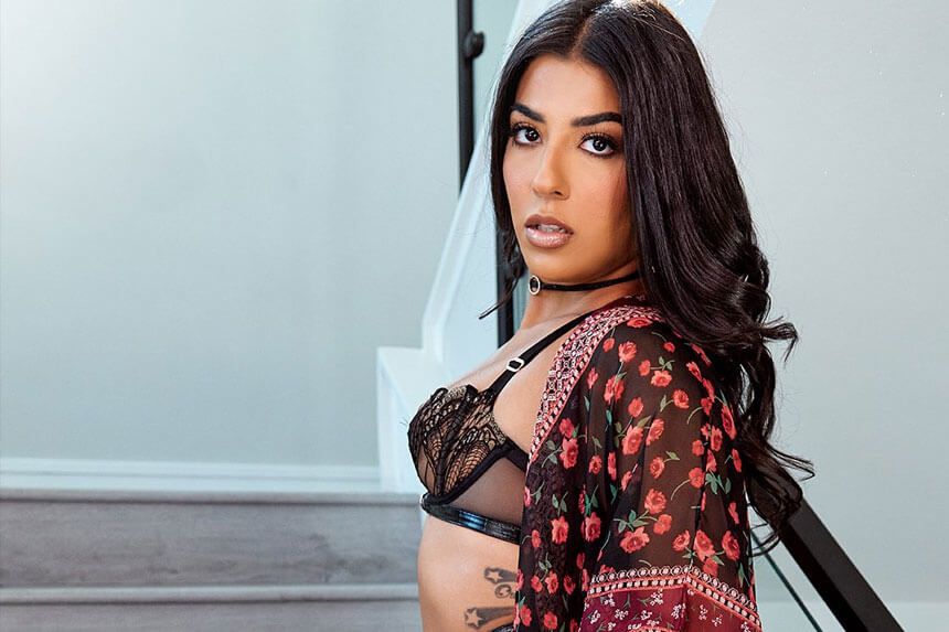 Jasmine Sherni net worth income sources and earnings breakdown 2025