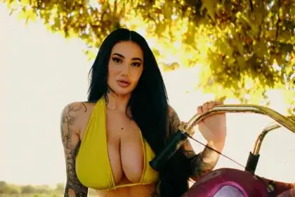 Arabelle Raphael net worth discussion featuring the adult entertainer and content creator known for her tattooed aesthetic