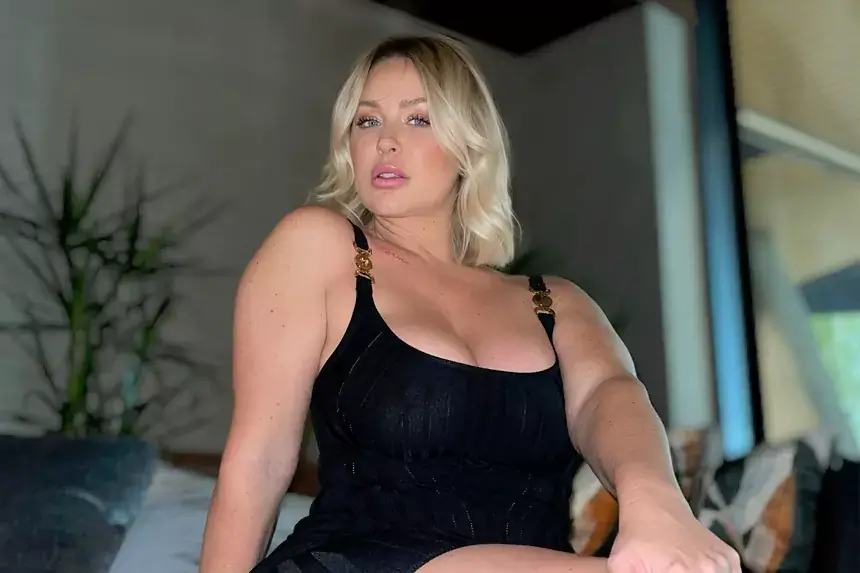 Jenna Starr net worth 2025 photo showing the digital creator and influencer who earns between $300K-$900K annually