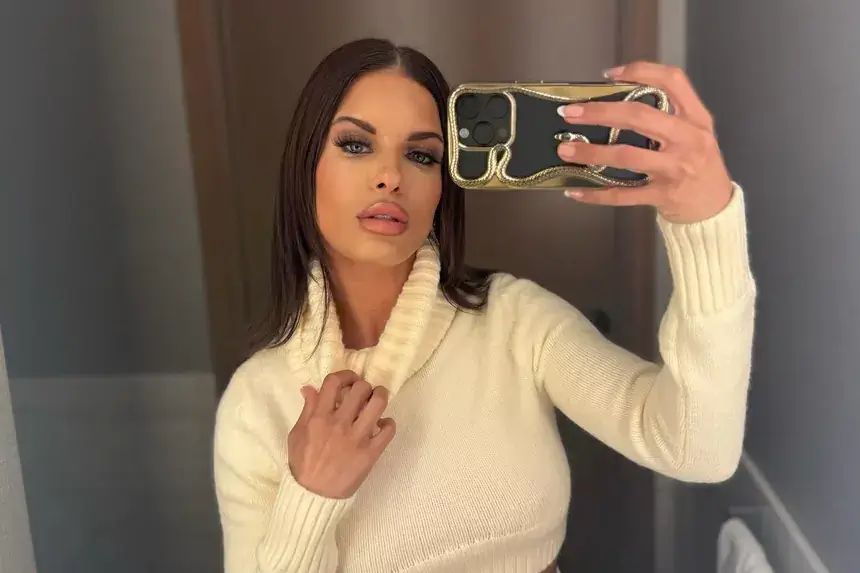 Jesse Pony net worth and earnings shown through her social media presence and lifestyle