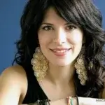 Maura Mendoza Garcia Biography - Salvadoran singer-songwriter and multilingual educator based in Somerville, Massachusetts