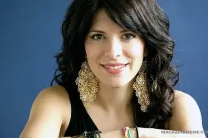 Maura Mendoza Garcia Biography - Salvadoran singer-songwriter and multilingual educator based in Somerville, Massachusetts